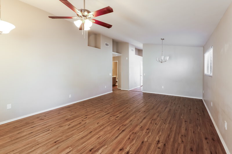 2,480/Mo, 11320 W Cotton Bale Ln Marana, AZ 85653 Living Room View 2