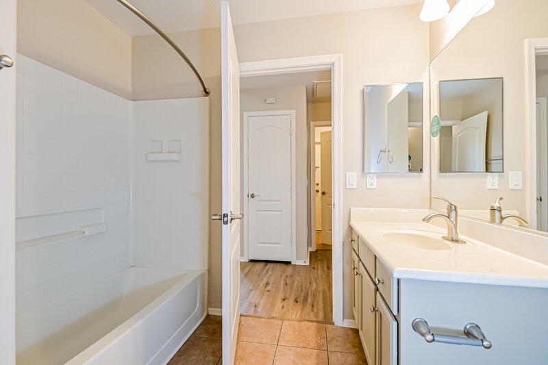 1,855/Mo, 11320 W Cotton Bale Ln Marana, AZ 85653 Main Bathroom View