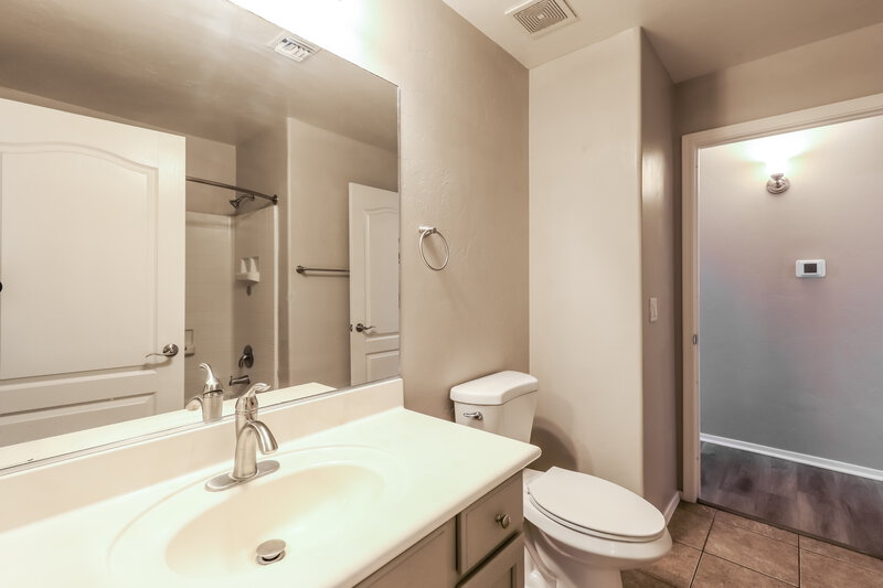 2,480/Mo, 11320 W Cotton Bale Ln Marana, AZ 85653 Bathroom View