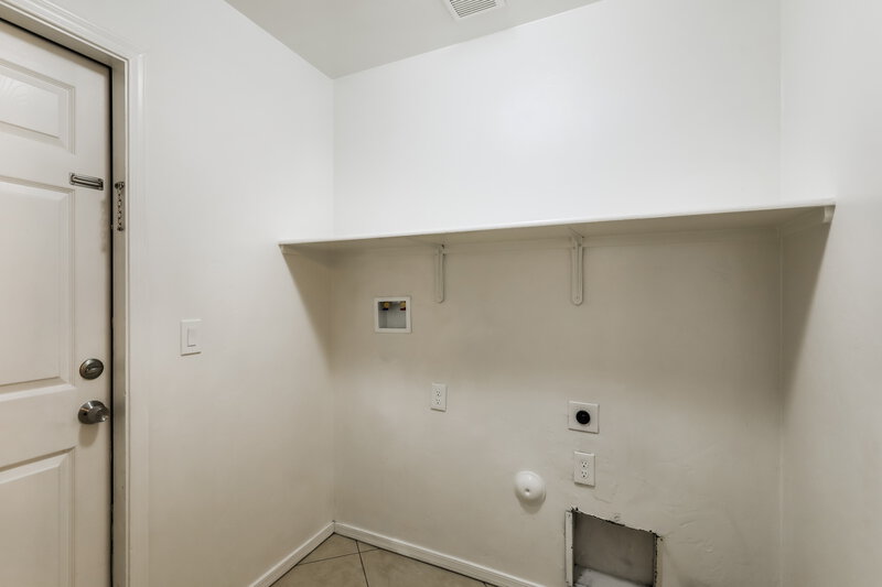 1,830/Mo, 7269 S Avenida de la Palmar Tucson, AZ 85746 Walk In Closet View