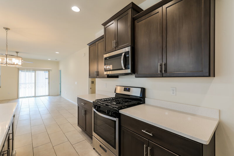 1,695/Mo, 6989 W Hedge Rose Drive Tucson, AZ 85757 Kitchen View 2