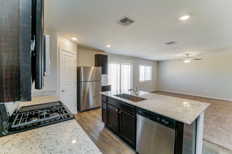 1,990/Mo, 6912 S Portugal Ave Tucson, AZ 85757 Kitchen View 3