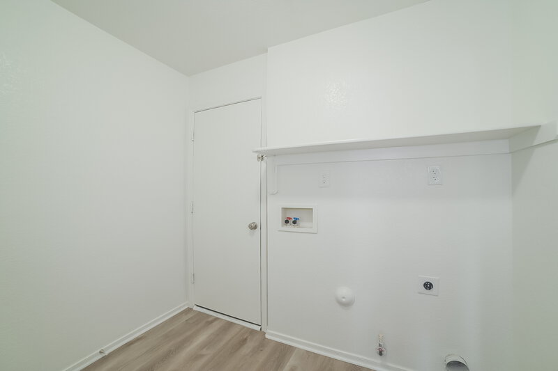 1,755/Mo, 3847 E Hopseed Ln Tucson, AZ 85706 Walk In Closet View