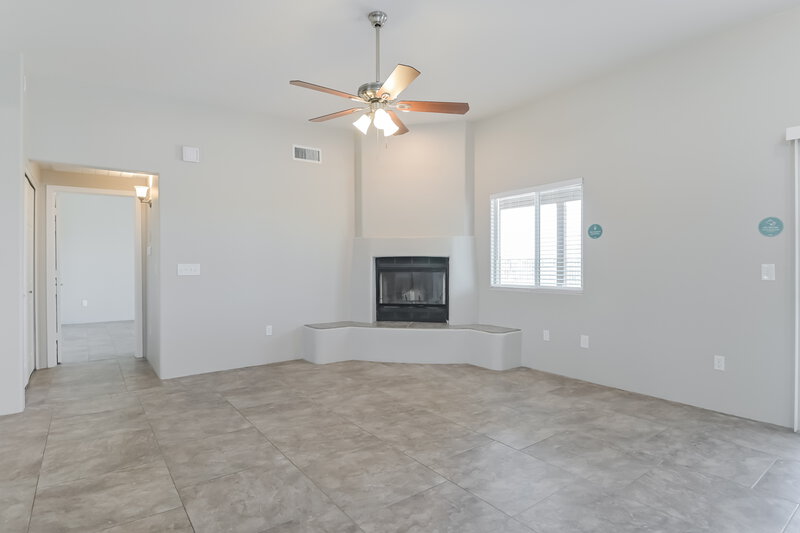 2,110/Mo, 9289 N Whipsnake Way Tucson, AZ 85742 Living Room View 2