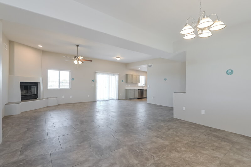 2,110/Mo, 9289 N Whipsnake Way Tucson, AZ 85742 Dining Room View