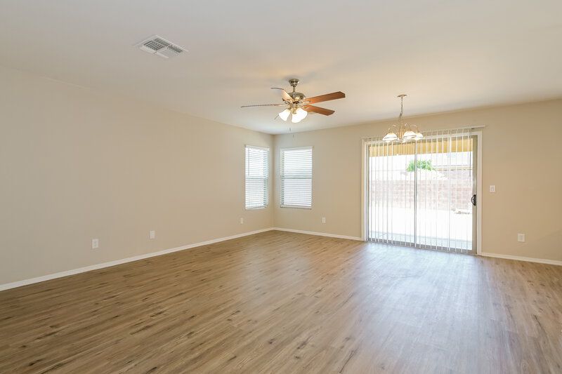 1,915/Mo, 18406 S Copper Basin Dr Green Valley, AZ 85614 Living Room View 2