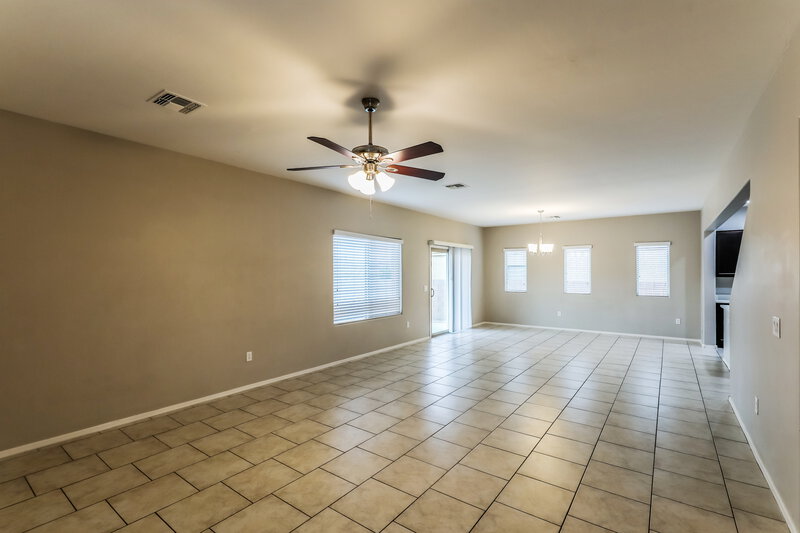 1,795/Mo, 207 E Calle Vivaz Green Valley, AZ 85614 Living Room View