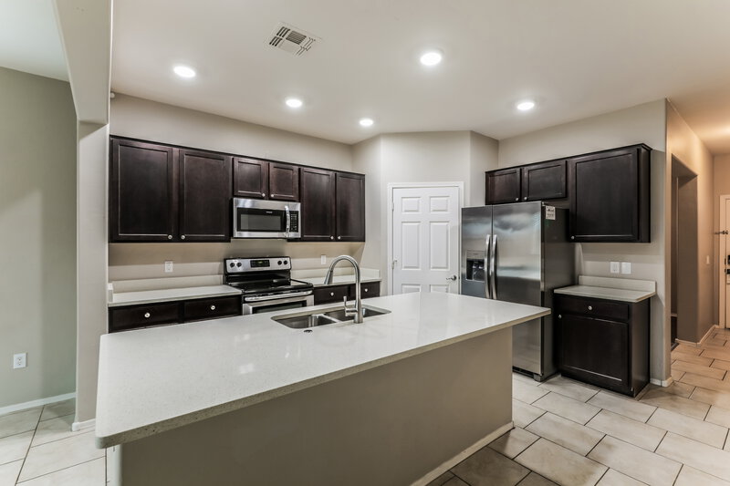 1,795/Mo, 207 E Calle Vivaz Green Valley, AZ 85614 Kitchen View