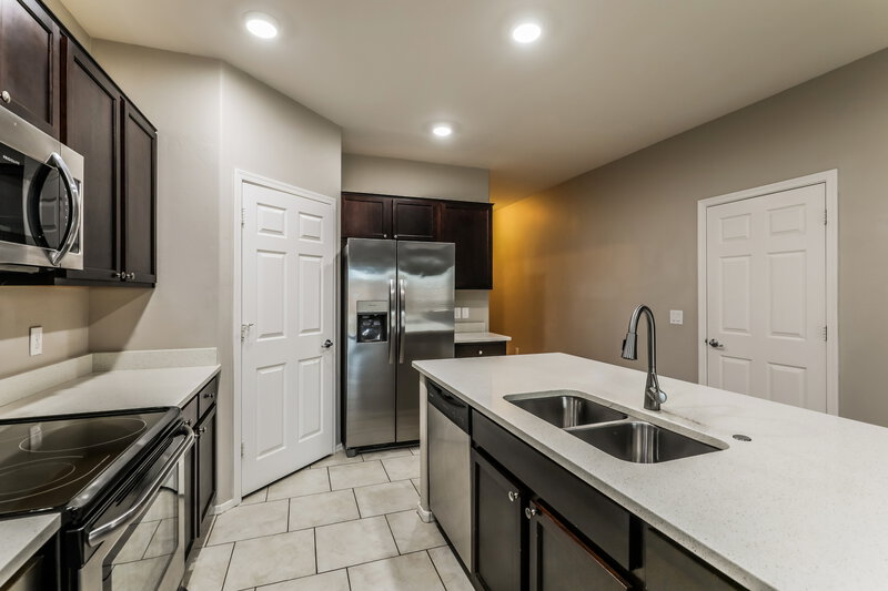 1,795/Mo, 207 E Calle Vivaz Green Valley, AZ 85614 Kitchen View 2