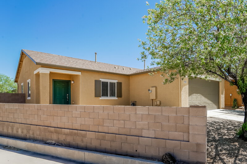 1,645/Mo, 8448 W Green Kingfisher Ln Tucson, AZ 85757 Front View