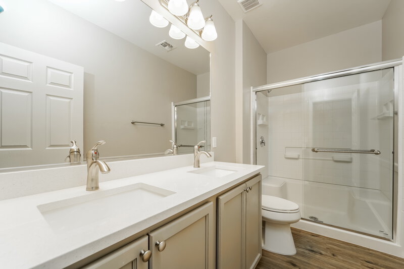 1,645/Mo, 8448 W Green Kingfisher Ln Tucson, AZ 85757 Main Bathroom View