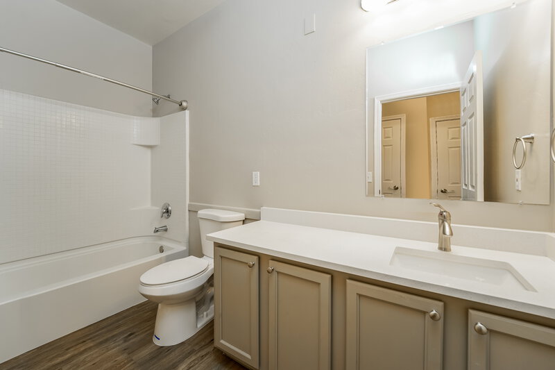 1,645/Mo, 8448 W Green Kingfisher Ln Tucson, AZ 85757 Bathroom View 2