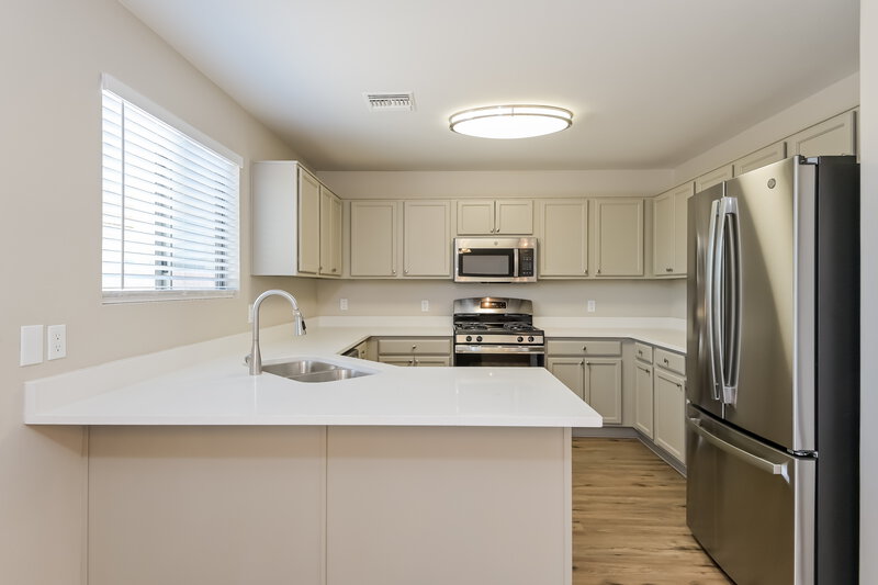 1,900/Mo, 909 W Placita El Cauce Rico Green Valley, AZ 85614 Kitchen View