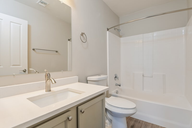 1,900/Mo, 909 W Placita El Cauce Rico Green Valley, AZ 85614 Main Bathroom View