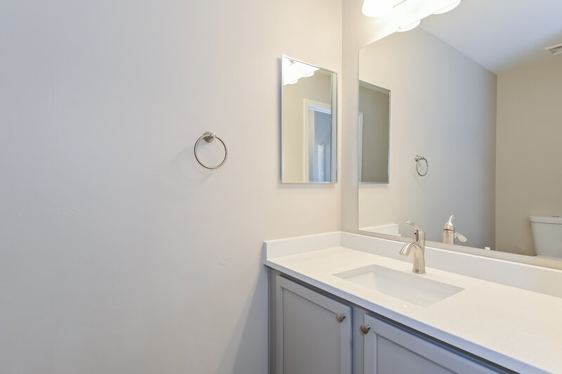 1,900/Mo, 909 W Placita El Cauce Rico Green Valley, AZ 85614 Bathroom View