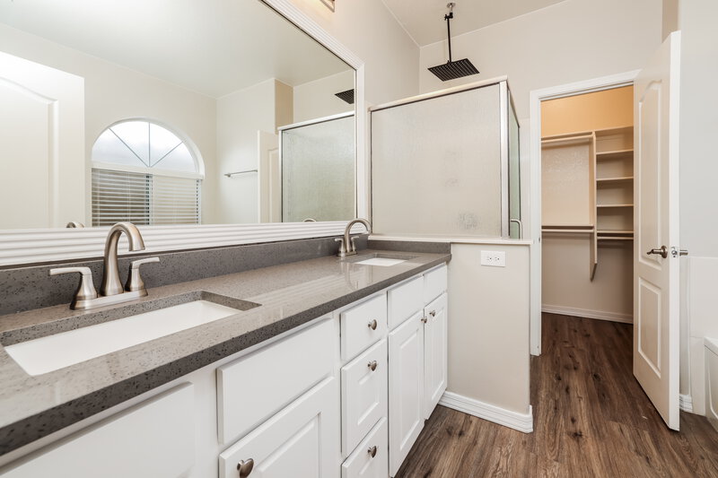 2,065/Mo, 9970 E Paseo San Bernardo Tucson, AZ 85747 Main Bathroom View