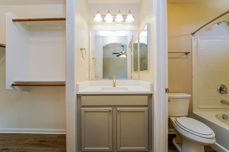 2,000/Mo, 11475 W Magic Song Street Marana, AZ 85658 Main Bathroom View