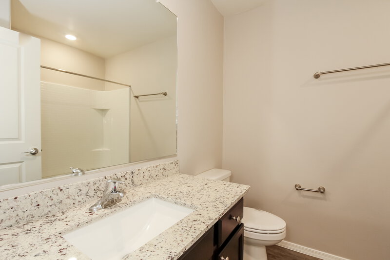 1,740/Mo, 7084 S Victor Dr Tucson, AZ 85757 Main Bathroom View