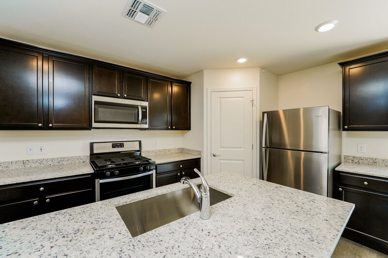 1,955/Mo, 7535 W Jeffrey Rd Tucson, AZ 85757 Kitchen View