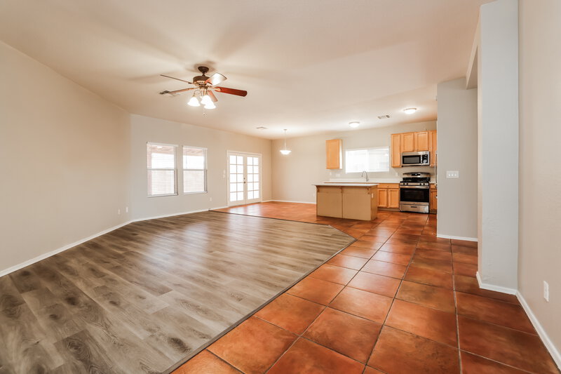 2,100/Mo, 10833 S Camino San Clemente Vail, AZ 85641 Living Room View 2