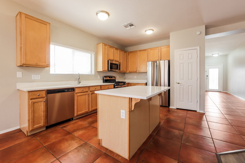 2,100/Mo, 10833 S Camino San Clemente Vail, AZ 85641 Kitchen View