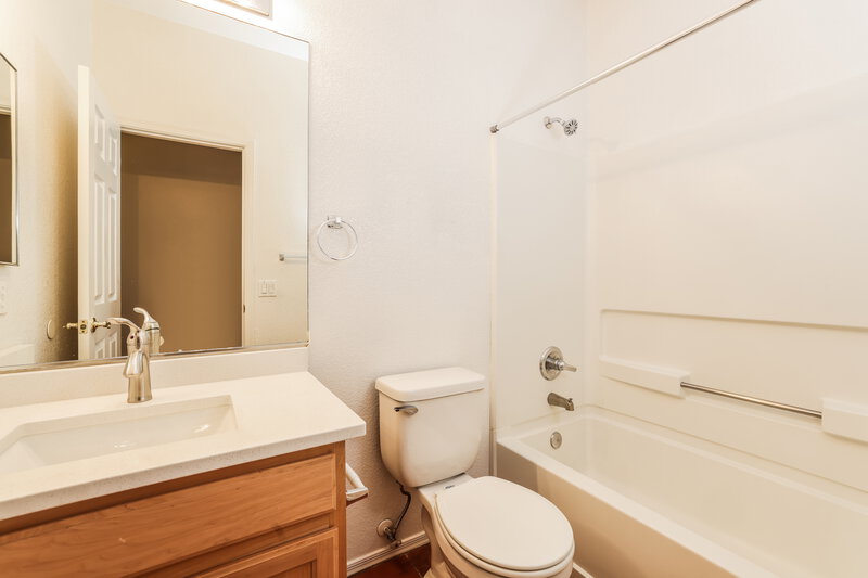 2,100/Mo, 10833 S Camino San Clemente Vail, AZ 85641 Bathroom View