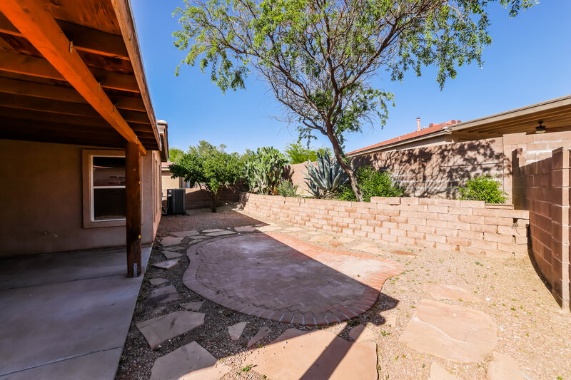 2,100/Mo, 10833 S Camino San Clemente Vail, AZ 85641 Rear View 2