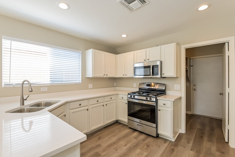 1,850/Mo, 3751 E Desert Wash Ct Tucson, AZ 85706 Kitchen View