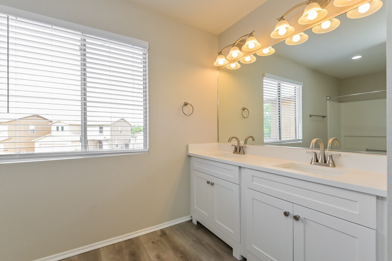 1,850/Mo, 3751 E Desert Wash Ct Tucson, AZ 85706 Main Bathroom View