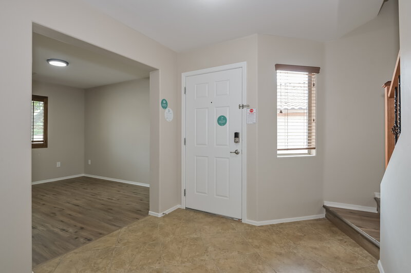 2,105/Mo, 121 W Calle Paso Suave Sahuarita, AZ 85629 Living Room View 2