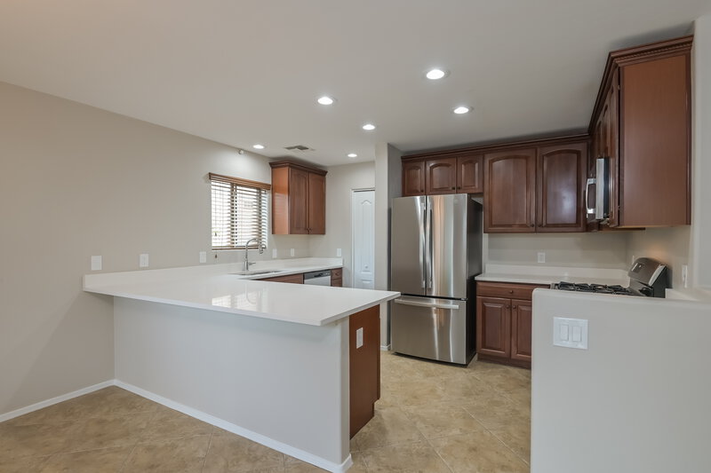 2,105/Mo, 121 W Calle Paso Suave Sahuarita, AZ 85629 Kitchen View