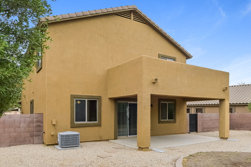 2,105/Mo, 121 W Calle Paso Suave Sahuarita, AZ 85629 Rear View