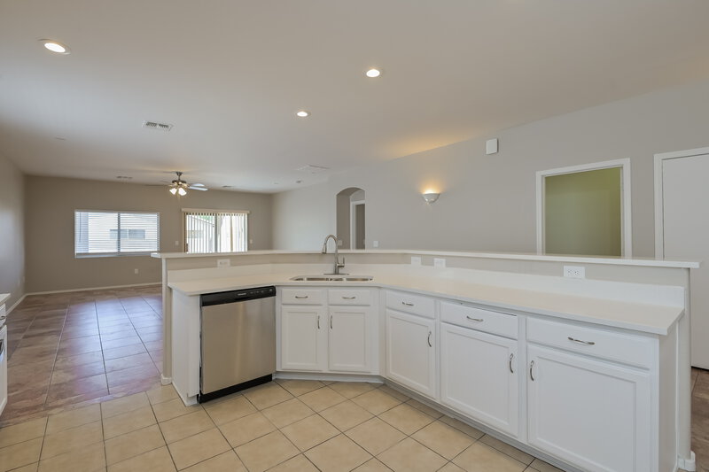 1,810/Mo, 12809 E Hartshorn Pass Vail, AZ 85641 Kitchen View