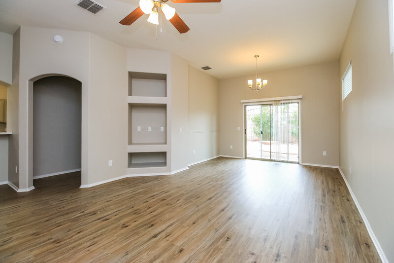 1,925/Mo, 352 E Calle Minerva Green Valley, AZ 85614 Dining Room View 2