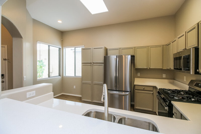 1,925/Mo, 352 E Calle Minerva Green Valley, AZ 85614 Kitchen View 2