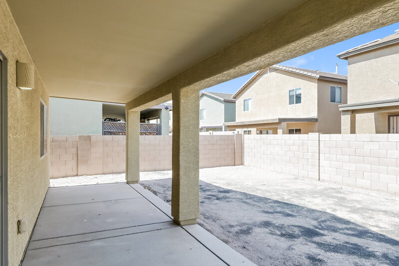 2,035/Mo, 6584 S Meadow Fescue Dr Tucson, AZ 85756 Covered Porch View
