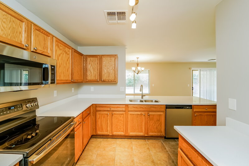 1,945/Mo, 713 West Emerald Key Dr Green Valley, AZ 85614 Kitchen View 2