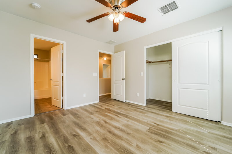 1,945/Mo, 713 West Emerald Key Dr Green Valley, AZ 85614 Main Bedroom View