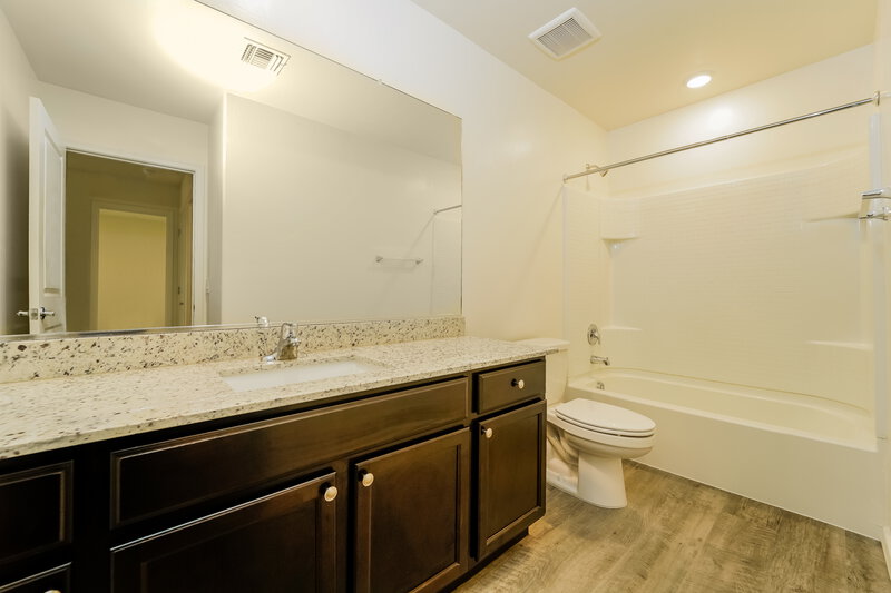 1,830/Mo, 12946 N Ong Dr Marana, AZ 85653 Bathroom View