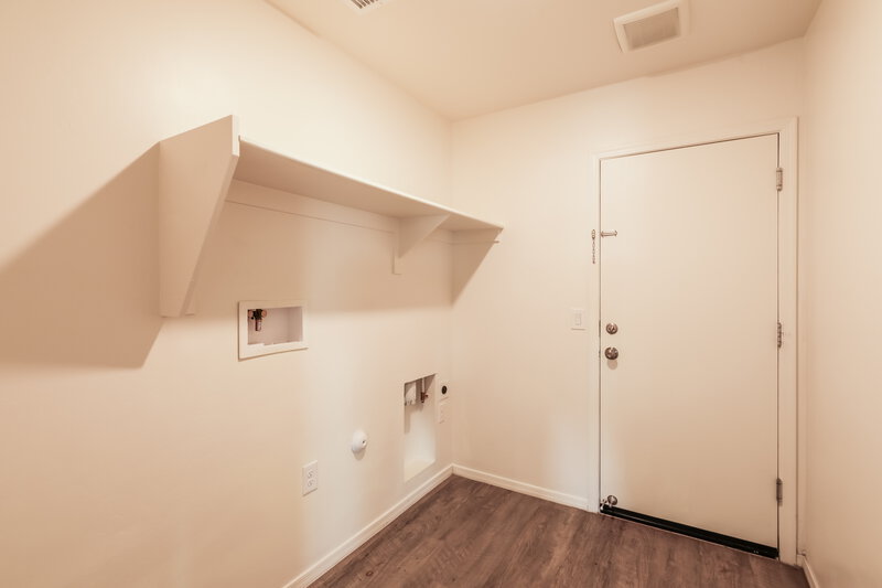 1,670/Mo, 12946 N Ong Dr Marana, AZ 85653 Laundry Room View