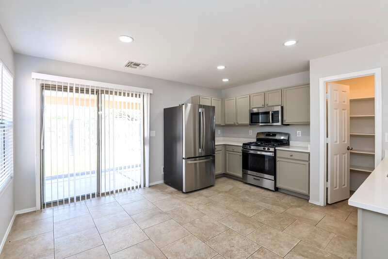2,245/Mo, 7689 E Rhiannon Dr Tucson, AZ 85730 Kitchen View 2