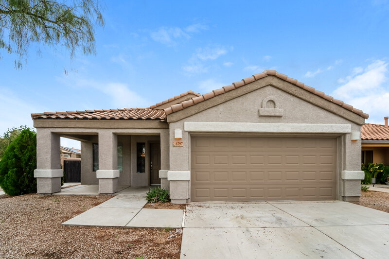 1,800/Mo, 6797 W Copperwood Way Tucson, AZ 85757 Front View