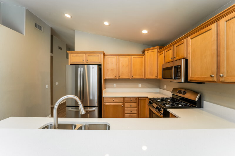 1,800/Mo, 6797 W Copperwood Way Tucson, AZ 85757 Kitchen View 2