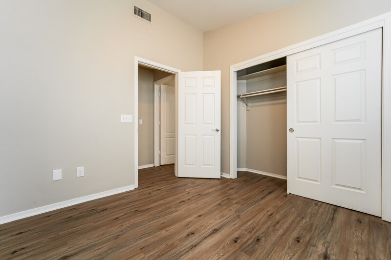 1,800/Mo, 6797 W Copperwood Way Tucson, AZ 85757 Main Bedroom View 2