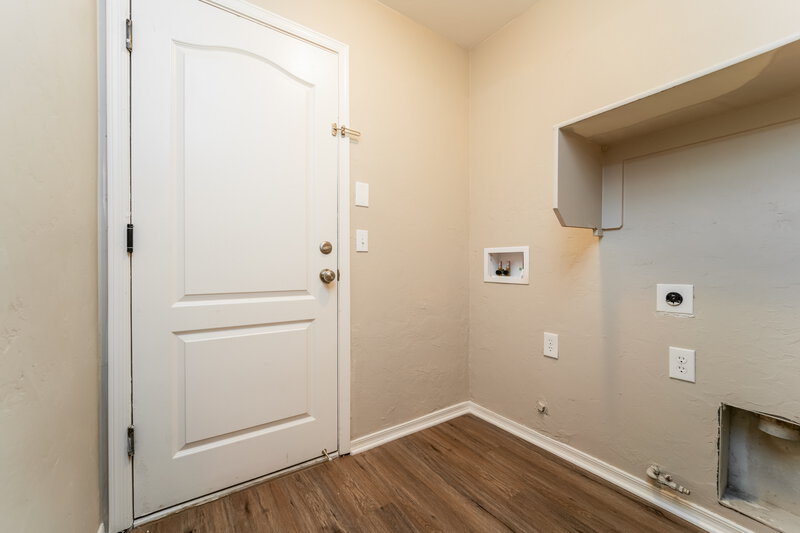 1,800/Mo, 6797 W Copperwood Way Tucson, AZ 85757 Laundry Room View