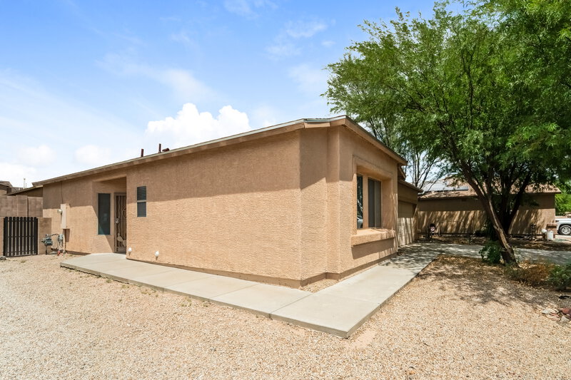 1,800/Mo, 6797 W Copperwood Way Tucson, AZ 85757 Rear View