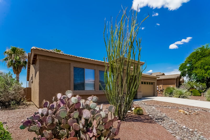 2,125/Mo, 60639 E Eagle Heights Dr SADDLEBROOKE, AZ 85739 Front View