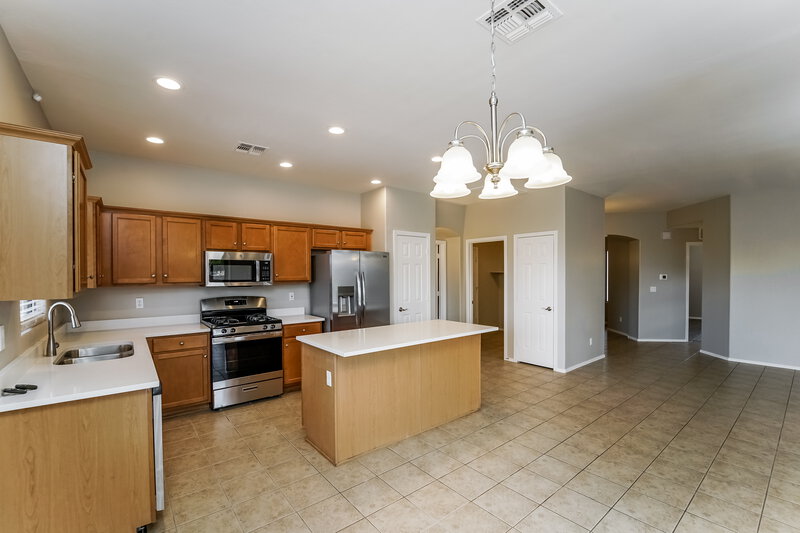 2,125/Mo, 60639 E Eagle Heights Dr SADDLEBROOKE, AZ 85739 Kitchen View