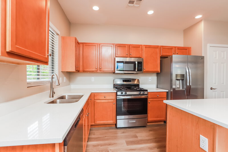 1,880/Mo, 60639 E Eagle Heights Dr SADDLEBROOKE, AZ 85739 Kitchen View
