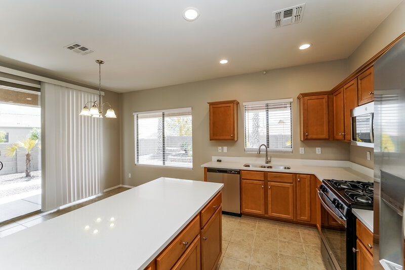 2,125/Mo, 60639 E Eagle Heights Dr SADDLEBROOKE, AZ 85739 Kitchen View 3